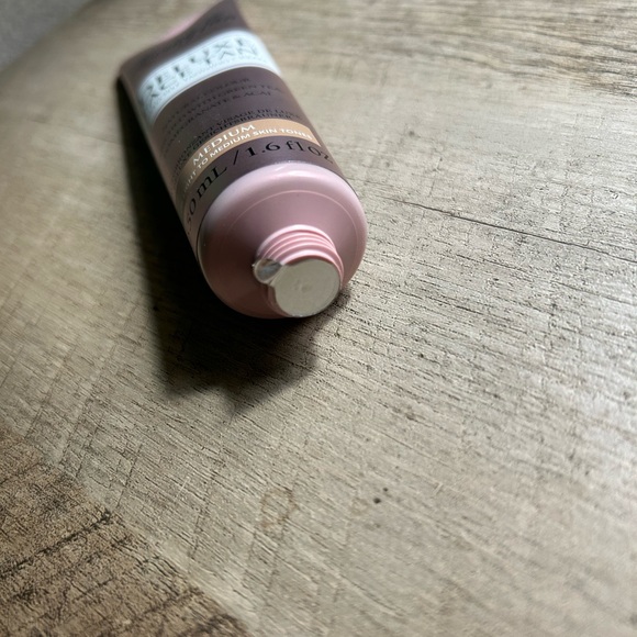 Loving Tan Deluxe Face Tan Medium 1.6 fl oz - Picture 8 of 9